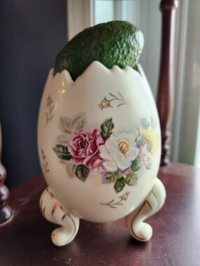 Vintage Inarco Floral Egg Vase